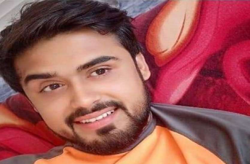 Murder accused Alok Upadhyay तीन साथियों के साथ मिल कर किया इतना बड़ा अपराध, सिर पर हो गया 50 हजार का इनाम