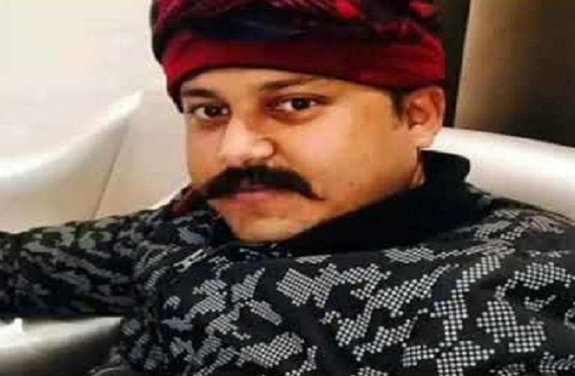 student leader सुमित शुक्ला हत्याकांड मामले में अब पुलिस को चौबीस घंटे की मोहलत, समर्थकों ने दी...