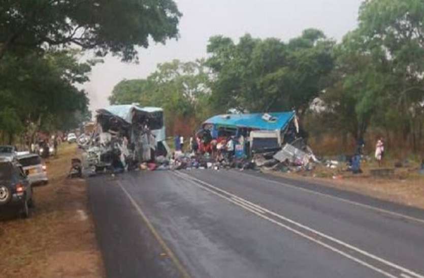 bus accident जिम्बाब्वे में दो बसों में जोरदार टक्कर, 47 लोगों की मौत