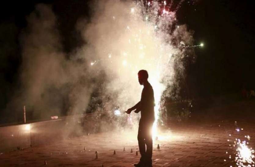 Fire crackers बाज नहीं आई दिल्ली की जनता, SC के आदेश का उल्लंघन करने वाले 43 लोग गिरफ्तार