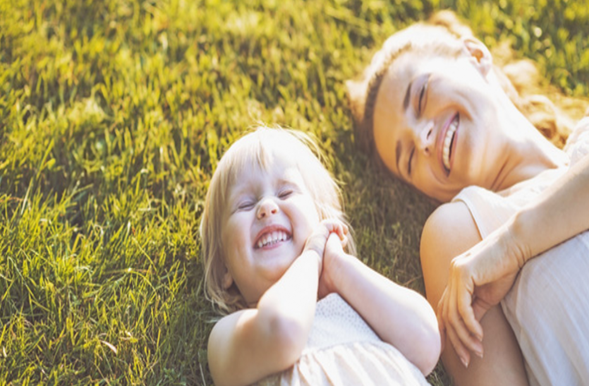 laughter हंसने से मजबूत होगा आपका इम्यून सिस्टम, घटेगा वजन
