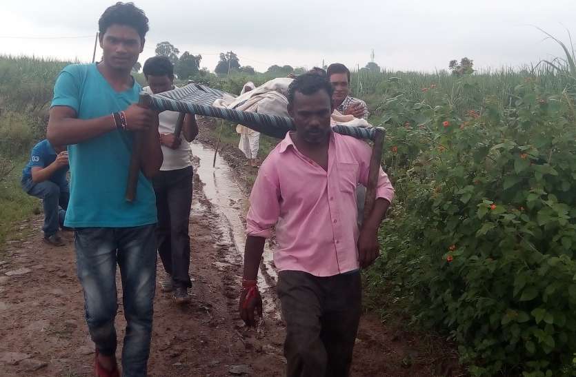 सीनियर सिटीजन को जेल भेजने के मामले में मानव अधिकार आयोग की टीम ने दूसरे दिन भी दर्ज किए बयान आयोग ने कलेक्टर को दिया नोटिस, एसडीएम ने 6 घंटे कराया इंतजार
