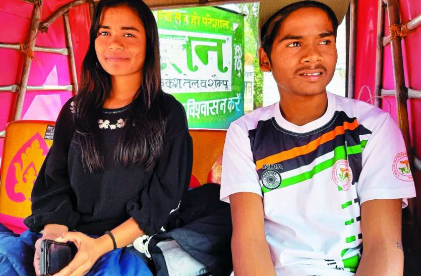 Skateboard for the first time in Olympics 2020 in Japan चीन से लौटे स्केटबोर्ड खिलाड़ियों का दिल्ली में हुआ जोरदार स्वागत, पर MP के इस शहर पहुंचे तो...