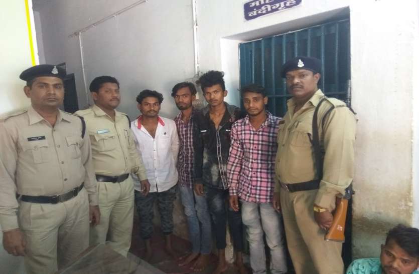 Durg crime पुलिस पेट्रोलिंग वेन पर पथराव करने वाले चार आरोपी आधी रात को गिरफ्तार, भेजा जेल