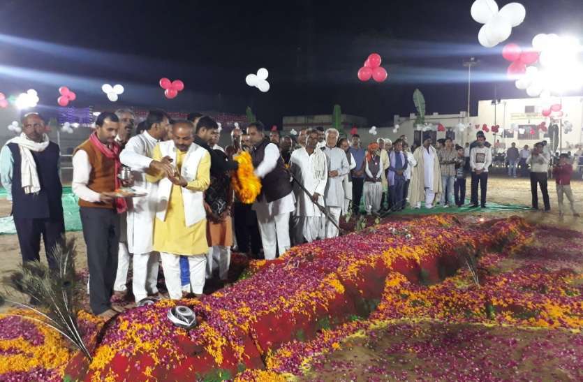 The color of the belief and joy of spreading on the festival दीपोत्सव पर बिखरे आस्था व उल्लास के रंग