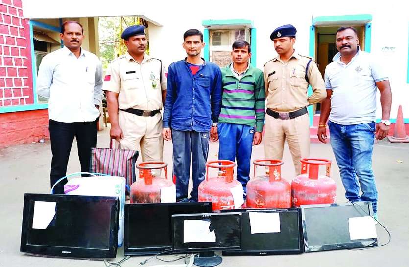news बेटी को दी थी चोरी की साइकिल, रात में चलाते पकड़ाई, बदमाश पिता गिरफ्तार