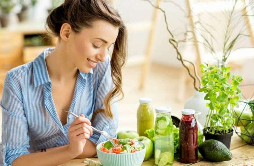 diet शुरू हुई सर्दी : ठंड में अपनी डाइट को ऐसे करें बैलेंस, दूर ही रहेंगी बीमारियां