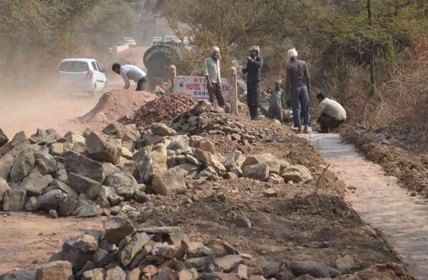 Illegal Construction In Alwar In During Code Of Conduct राजस्थान में यहां आचार संहिता की उड़ रही धज्जियां, खुलेआम हो रहा अवैध निर्माण