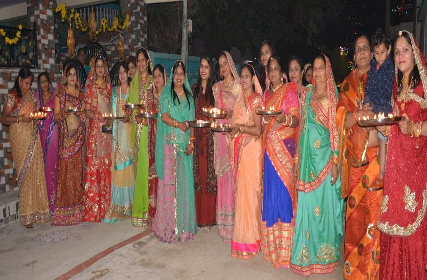 baran धन की देवी की पूजा कर मांगी समृद्धि