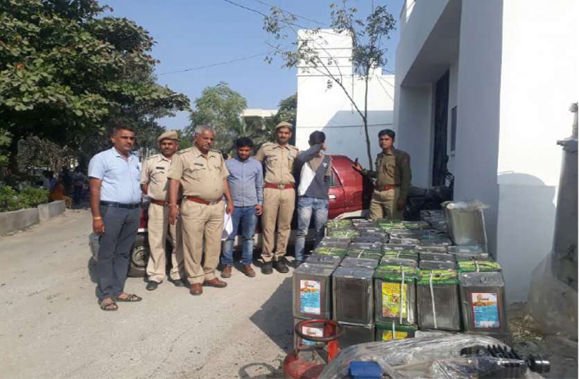 fake ghee उदयपुर पुलिस ने फैक्ट्री पर छापा मारकर भारी मात्रा में नकली घी पकड़ा.. दो आरोपी गिरफ्तार