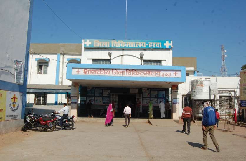 37 vacancies of specialists in community health centers were vacant, नए अस्पताल भवन बन रहे हैं, पुराने अस्पतालों में अब तक नहीं भेजे चिकित्सक