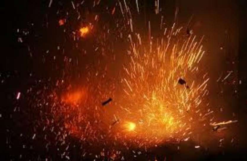 Meerut case रंजिश की आग में जल रहे शख्स ने एक युवक के पेट पर फोड़ दिया पटाखा तो दिखा ऐसा नजारा