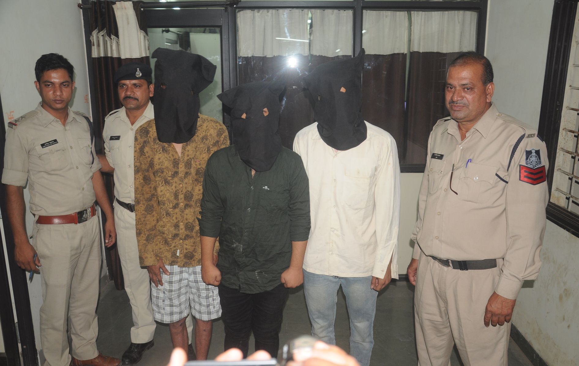 Brown sugar and meth drug into international Racket caught in Khandwa ब्राउन शुगर और मेथ के नशे का अंतरराष्ट्रीय रैकेट खंडवा में पकड़ाया