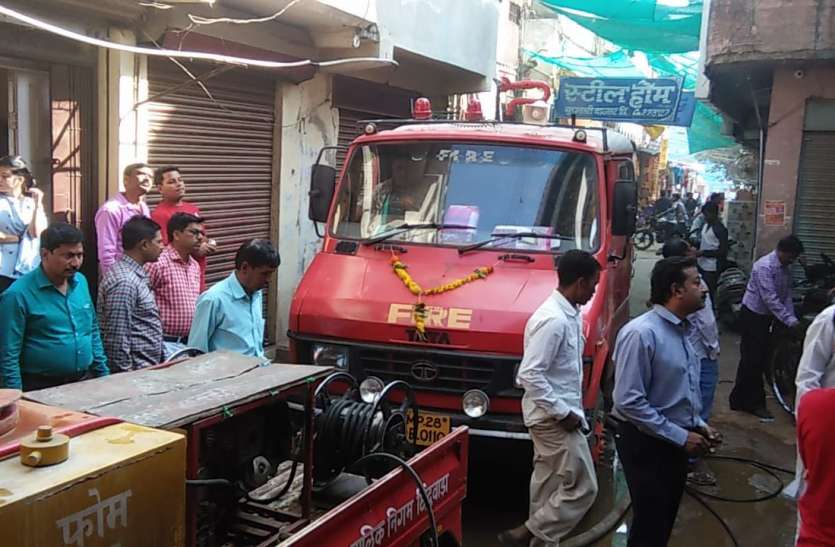 chhindwara आग से गोदाम का माल हुआ राख