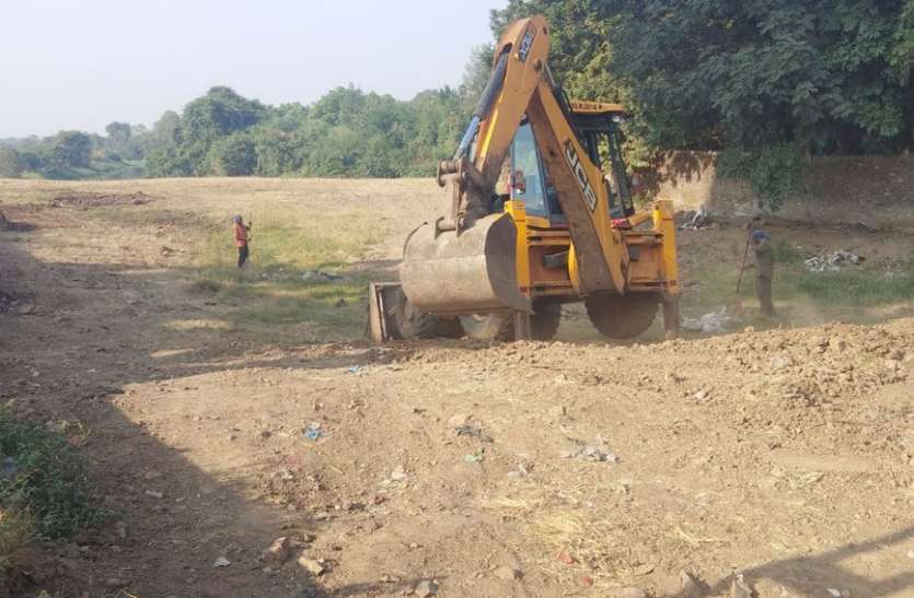 patrika नदी-नालों के घाट होने लगे साफ, मनाएंगे छठ महापर्व