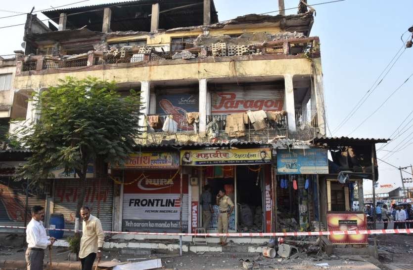patrika शॉपिंग कॉम्प्लेक्स का स्लैब धराशायी, तीन घायल