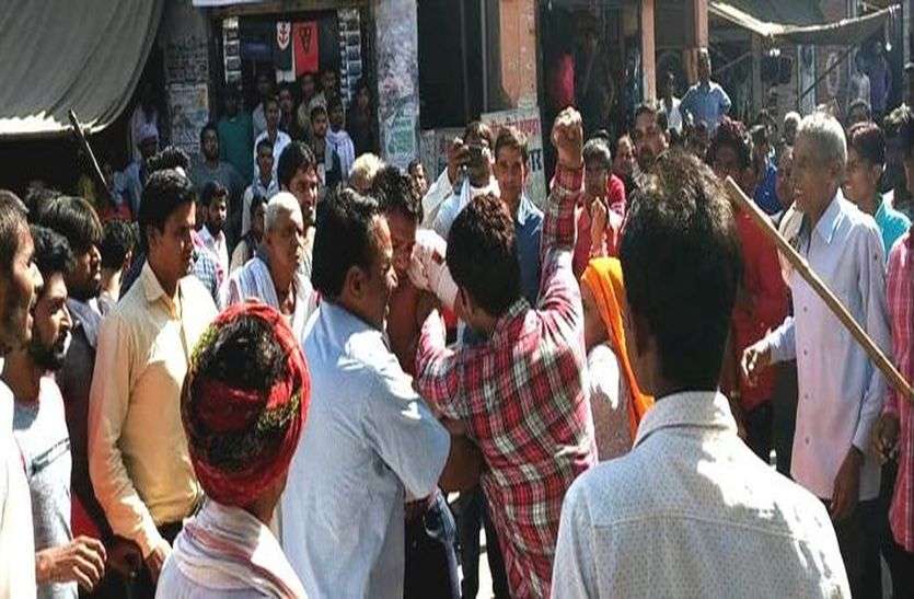 karauli नो एंट्री में प्रवेश से रोका तो पुलिसकर्मी को पीटा