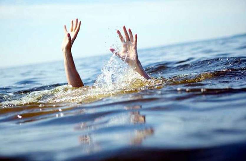 Death due to drowning डिग्गी में डूबते भाई को बचाने के प्रयास में बहन भी डूबी, दोनों की मौत