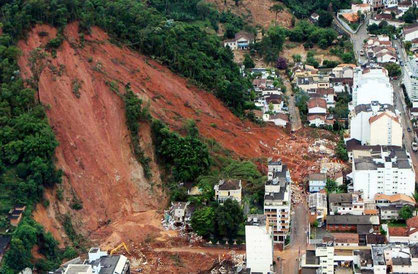 Brazil landslide ब्राजील में बड़ा हादसा: रियो में भूस्खलन से 10 की मौत, 11 घायल
