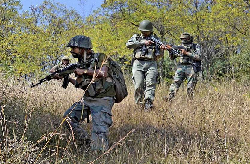 एक वर्दीधारी नक्सली ढ़ेर पहले चरण के मतदान के 24 घंटे पहले ही पुलिस नक्सली मुठभेड़, एक वर्दीधारी नक्सली ढ़ेर