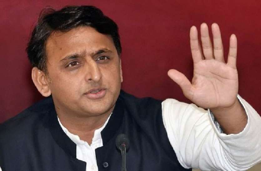 Akhilesh Yadav अखिलेश यादव ने पूरा किया था ताजमहल बनवाने वाले का सपना, योगी सरकार को दिखाया ऐसे आईना