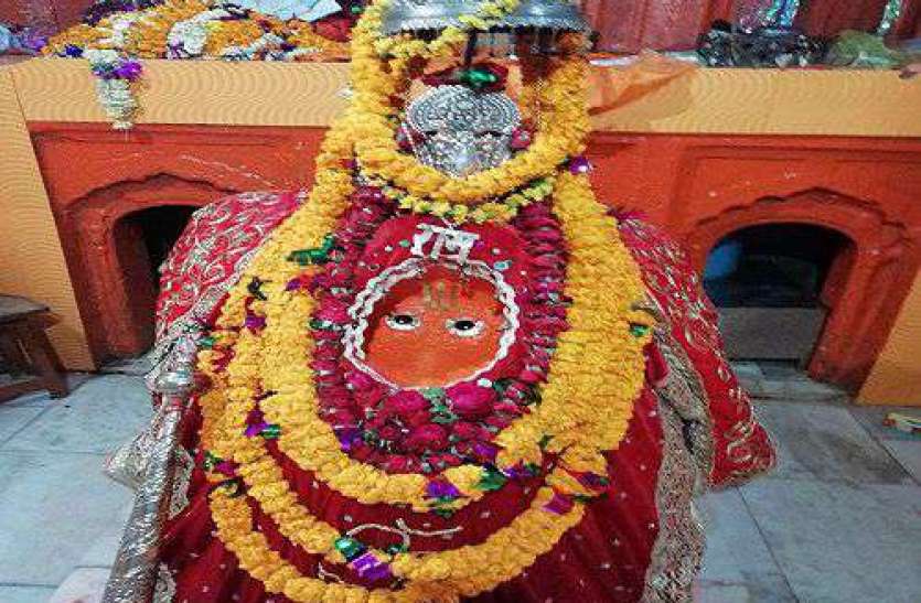 hanuman mandir यहां ज़मीन में 100 फिट से अधिक धंसा है हनुमान जी का एक पैर, थोड़ी तिरछी है मूर्ति, होती है हर मन्नत पूरी