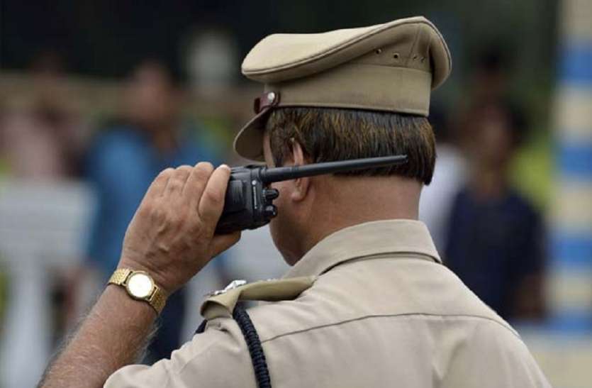 FIR filed on father-son taking advantage of Prime Minister's residence फर्जी दस्तावेज से प्रधानमंत्री आवास योजना का लाभ लेने वाले पिता-पुत्र पर एफआइआर दर्ज