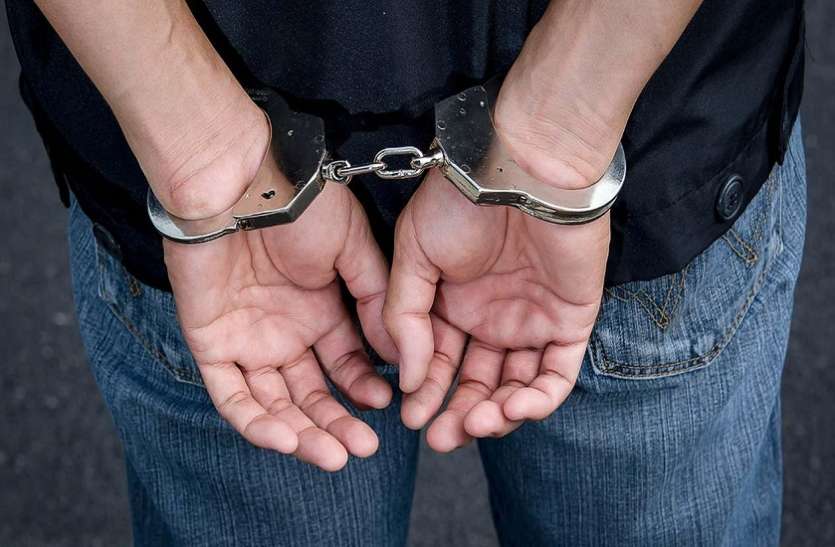 fake हैदराबाद: फर्जी मैट्रिमोनियल प्रोफाइल बनाकर महिलाओं से करता था लाखों की ठगी, गिरफ्तार