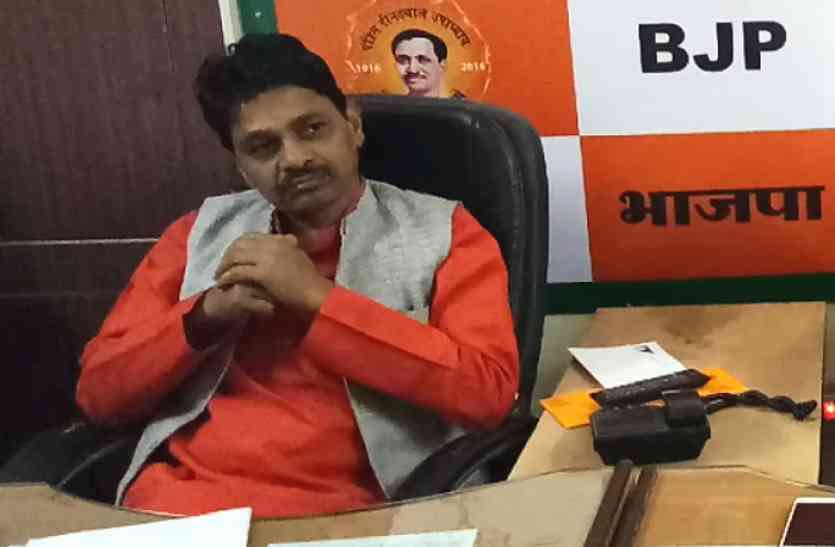 rawat ..BJP राज्यमंत्री का टिकट कटने के बाद कई नेताओं ने दिया इस्तीफा, टिकट कटने पर बोले रावत - 'सीएम पर है पूरा विश्वास'