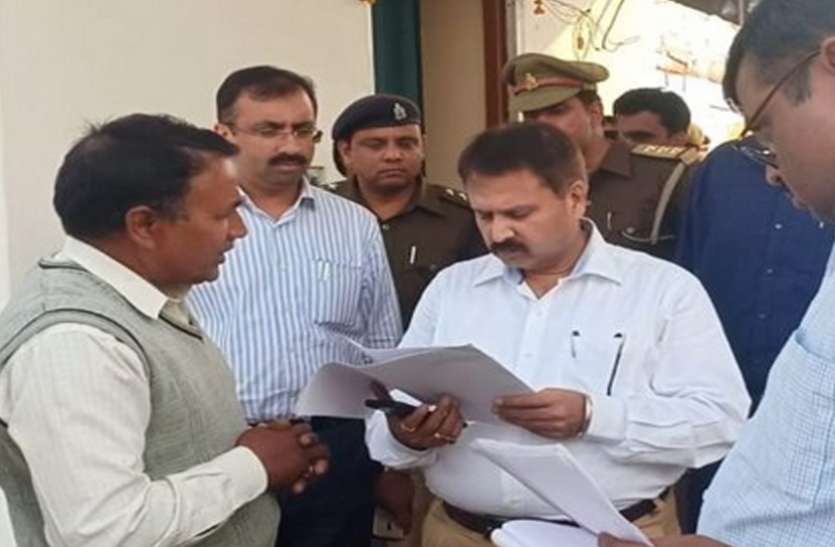 Additional Chief Secretary Mahesh Gupta इस शख्स ने बढ़ा दी डीएम सहित अन्य अधिकारियों की धड़कनें, लापरवाही पर लगाई फटकार