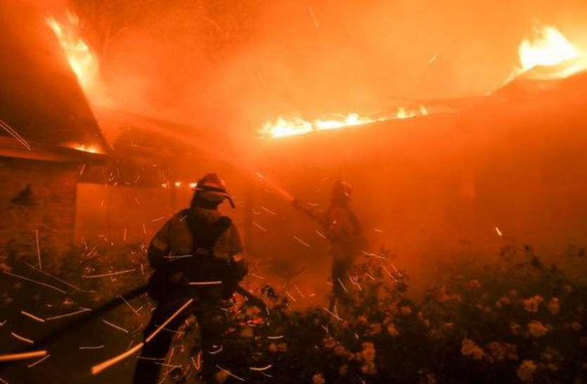 fire कैलिफॉर्निया के जंगल में लगी आग पर काबू पाना हुआ मुश्किल, अब तक 59 की मौत, 130 से ज्यादा लोग लापता