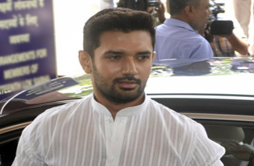 chirag paswan file photo बिहार बीजेपी प्रभारी भूपेंद्र यादव से मिले चिराग पासवान, सीट शेयरिंग को लेकर बात होने की अटकलें