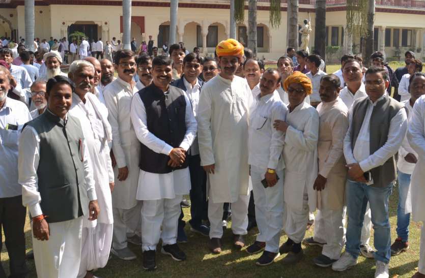 Congress Pretenders Are In Tension Due To Delay In Ticket Declaration Rajasthan Election 2018 : पिछले तीन दिनों से कांग्रेस की सूची का इंतजार, दावेदारों की सांसें अटकी