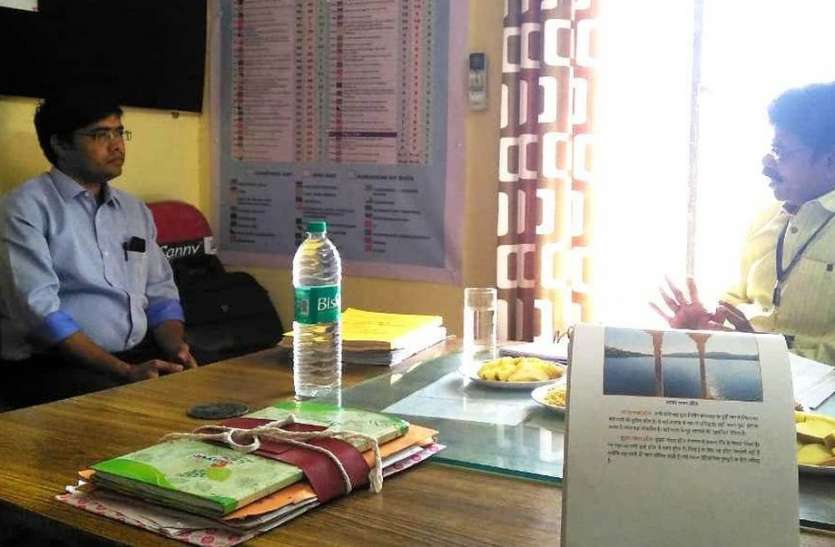 khinwsar news खर्च का रखें पूरा ध्यान, करवाएं वीडियोग्राफी