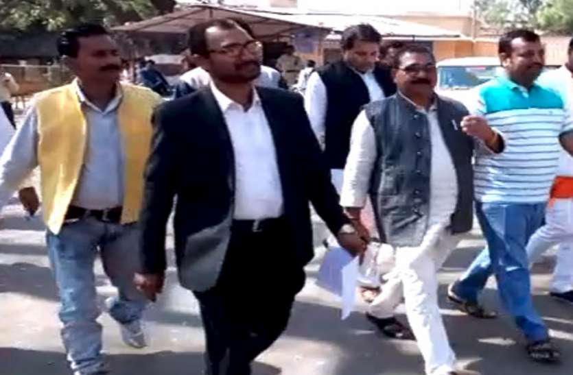 B J P भाजपा ने मना लिए बागी, कांग्रेस रही नाकाम