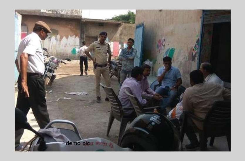 CG News रेलवे पुलिस ने दलाल के ठिकाने पर मारा छापा, 76 हजार का इ-टिकट जब्त