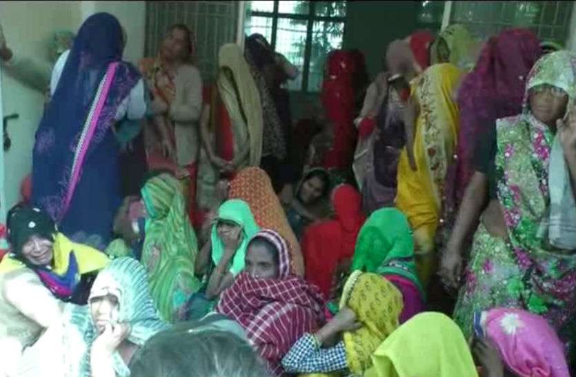 woman कर्ज लेकर भी नहीं बचा पाई पति की जिंदगी, 10 साल बाद उसी कर्ज ने ले ली महिला की जान, पढ़िये गरीब विधवा की ये दर्दनाक कहानी