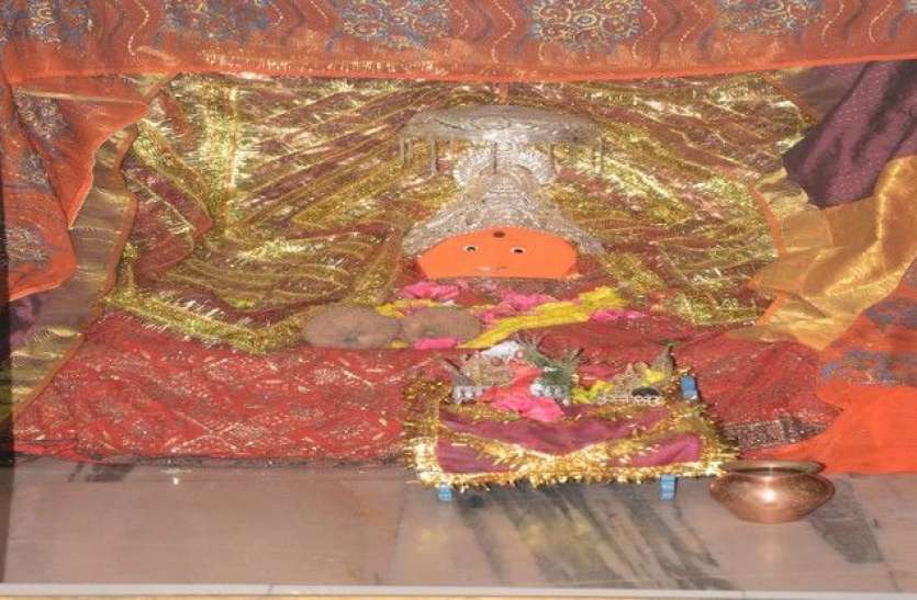 banjari mata mandir पहले सुपारी के बराबर थी ये प्रतिमा, 500 सालों में इतना बढ़ गया आकार, लगातार हो रहे चमत्कार