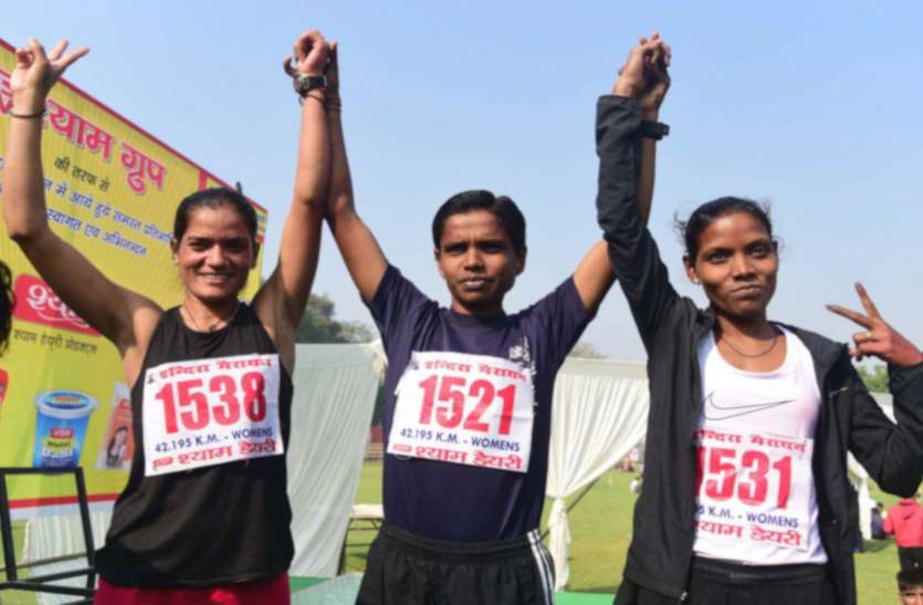 indira marathon 34वीं इंदिरा मैराथन में पुरुषों में धोनी ने बाजी मारी, महिलाओं में ज्योति लगातार छठवीं बार विजेता