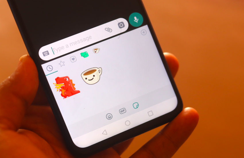 Whatsapp sticker can be removed from Apple Store, violation of rules