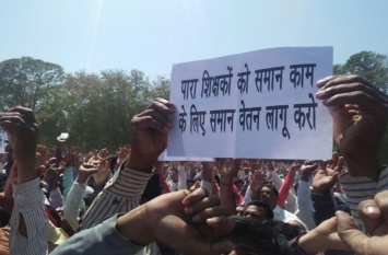 jharkhand para teachers continuously doing protest for their demands पारा शिक्षकों को दिया गया अल्टीमेटलम खत्म, आंदोलन की राह पर डटे हुए पारा शिक्षक