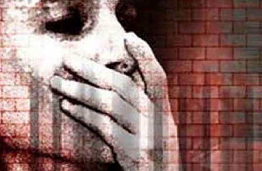 news दिल्ली: चलती बस में छात्रा के साथ छेड़छाड़, आरोपी के खिलाफ केस दर्ज