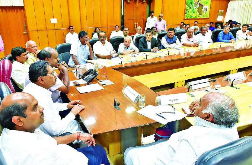 meeting सीएम की दो टूक: जो भाव कहा था, उसी के मुताबिक करें किसानों को बकाया भुगतान