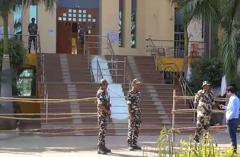 cg news मोबाइल एप के जरिए घर बैठे ही स्ट्रांग रूम की निगरानी कर सकते है प्रत्याशी