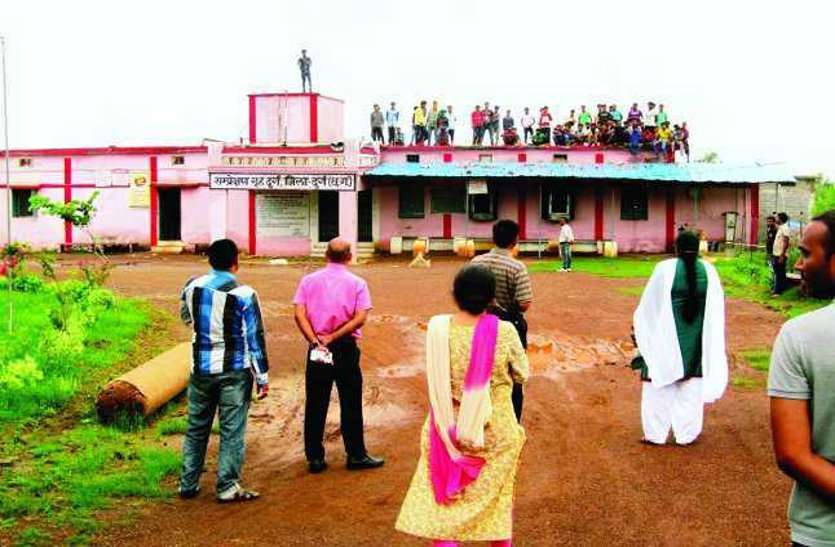 Bhilai crime टीआई को दी जान से मारने की धमकी देने वाले आदतन अपराधी बालक आपस में भिड़े