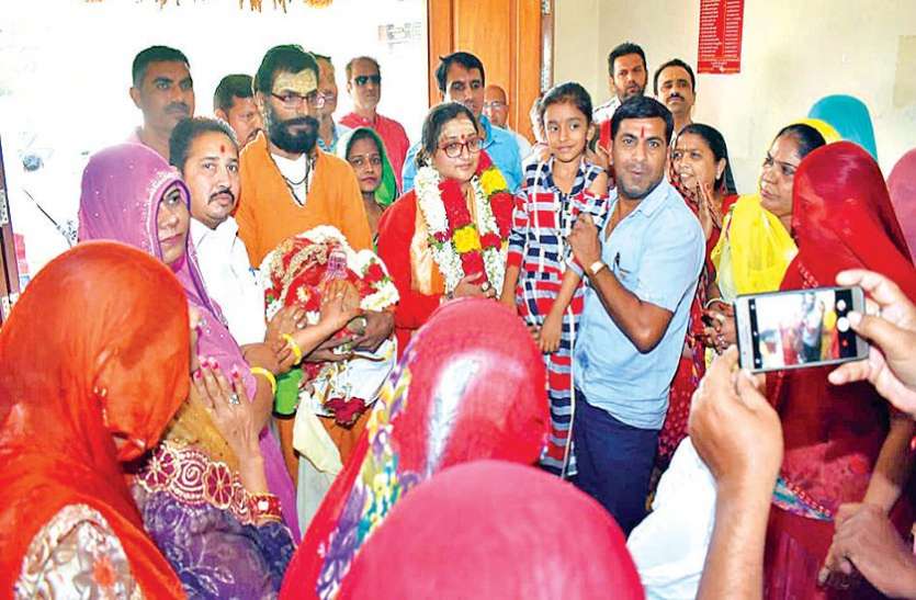 साध्वी विद्याश्री का मैसूरु प्रवेश साध्वी विद्याश्री का मैसूरु प्रवेश
