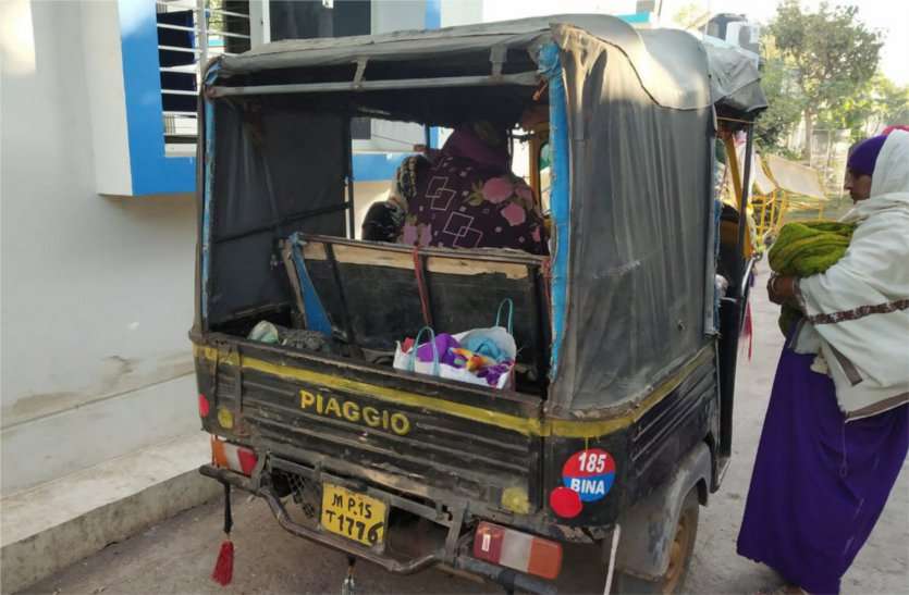 Hunting of thieves in auto ऑटो में रहिए सतर्क ! पहले बनाते हैं जान-पहचान फिर आते हैं करीब और पलभर में लूट लेते हैं भरोसा