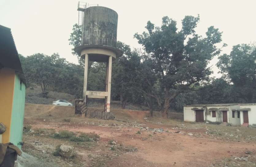 nal jal नल-जल योजना के इंतजार में पथरा रही आंखे