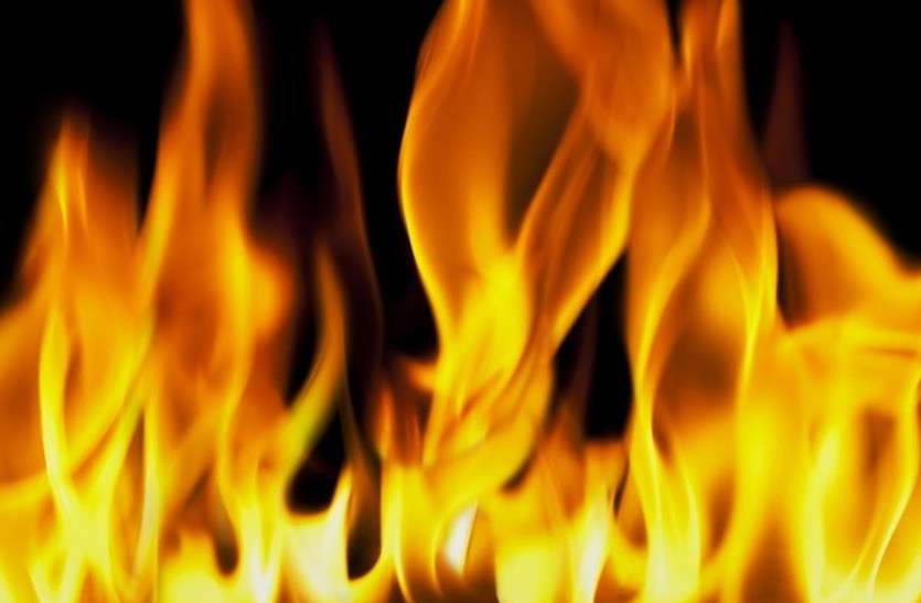 fire Big News:स्कूली छात्रा से बड़ी वारदात, दिनदहाड़े छात्रा को जिंदा जलाने का प्रयास