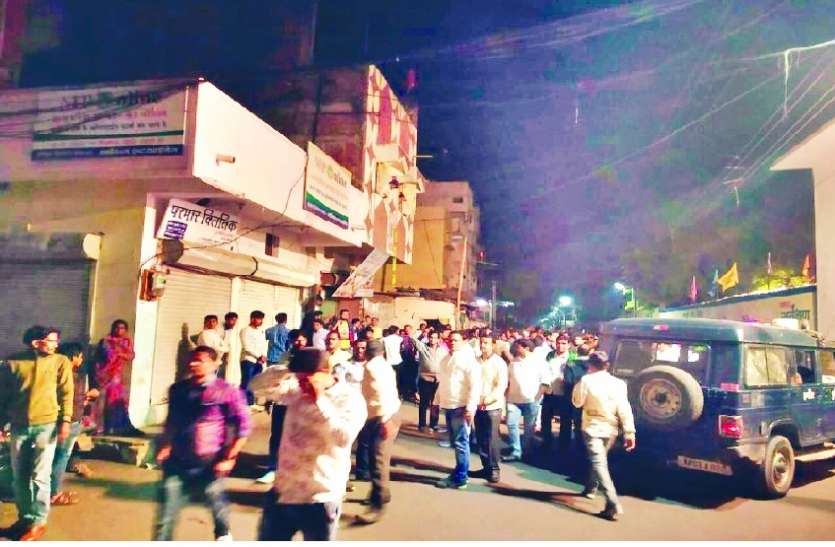 indore MP ELECTION : वोटिंग के दौरान हुआ था विवाद, रात को ऐसे लिया बदला